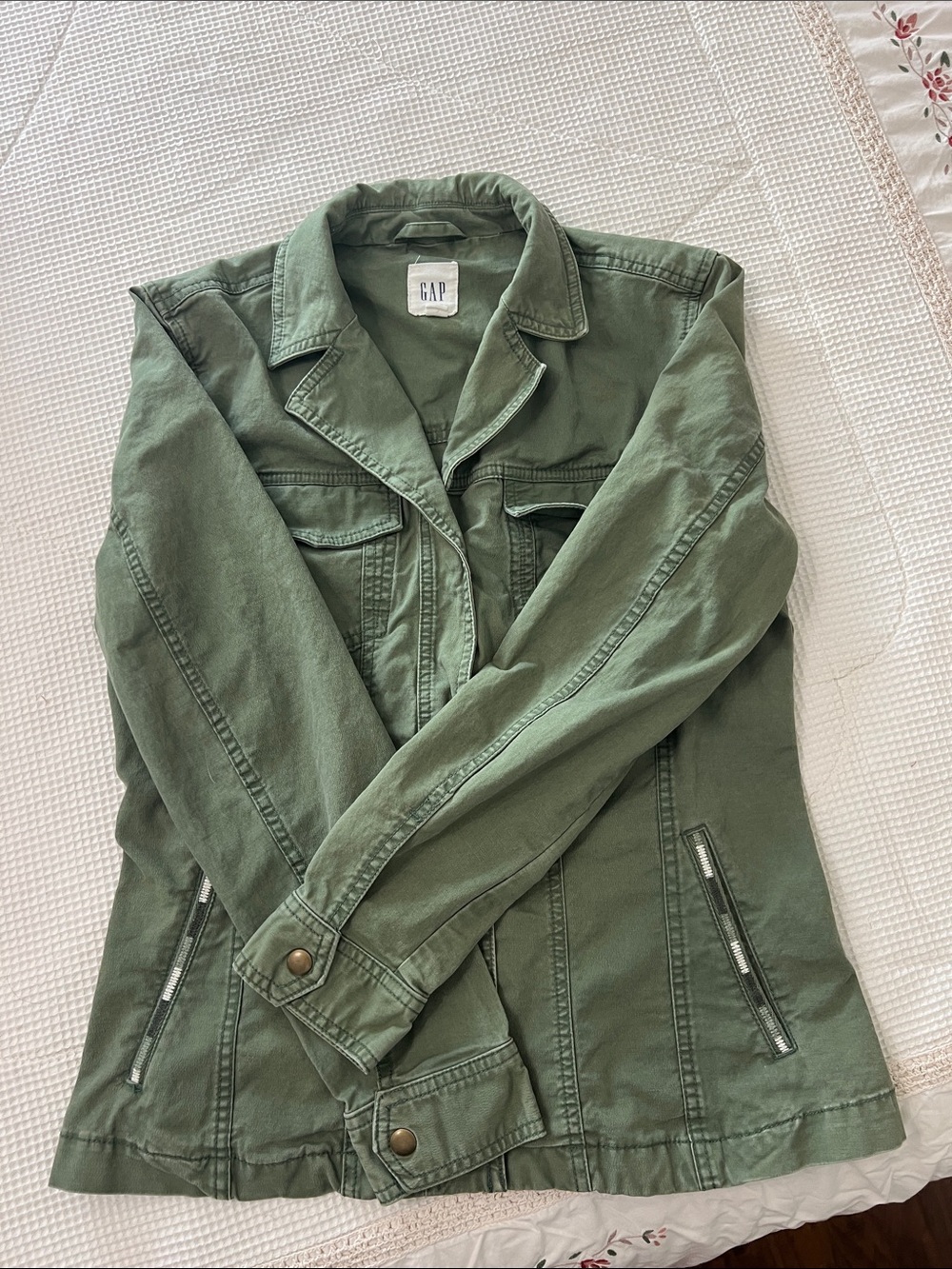 GAP Olive Utility Jacket with Flap Pockets - Picture 5 of 5